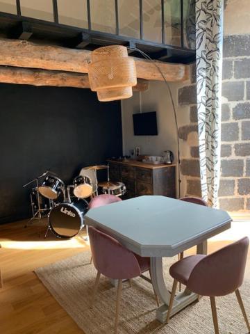 Chambres Et Maisons D'Hotes Du Prieure De La Bajasse - Le 1150 Vieille-Brioude Bagian luar foto